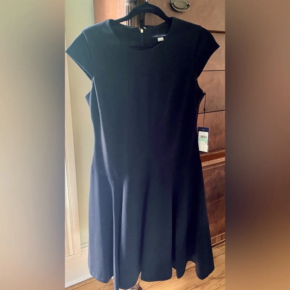 Tommy Hilfiger NWT Little Black Dress Size 8 with Gold Tone Zip Pull S/S Poly - Picture 1 of 8